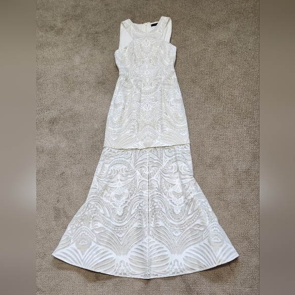 BCBGMaxAzria Everlie White Ivory Lace Sheer Floor Length Geometric Dress - Picture 11 of 14